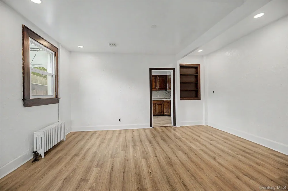 25 Longmeadow Road Yonkers, NY 10704