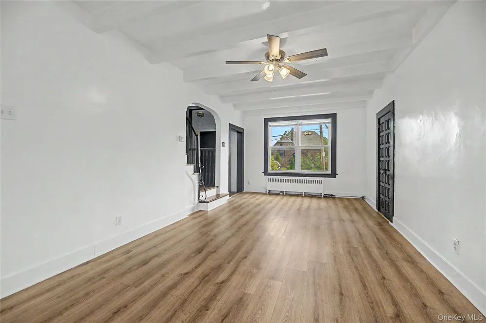 25 Longmeadow Road Yonkers, NY 10704