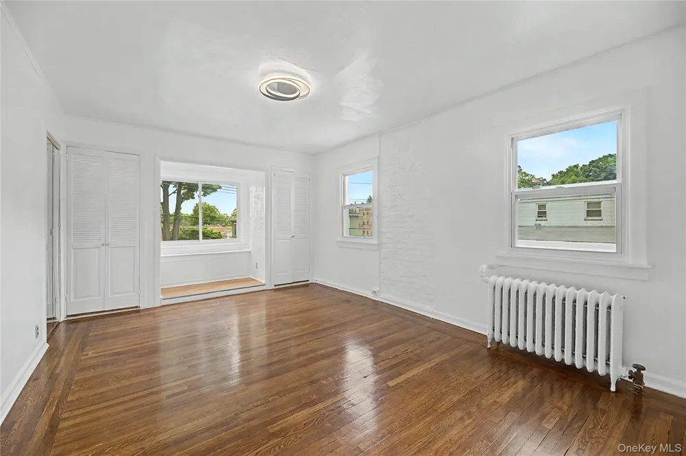 25 Longmeadow Road Yonkers, NY 10704