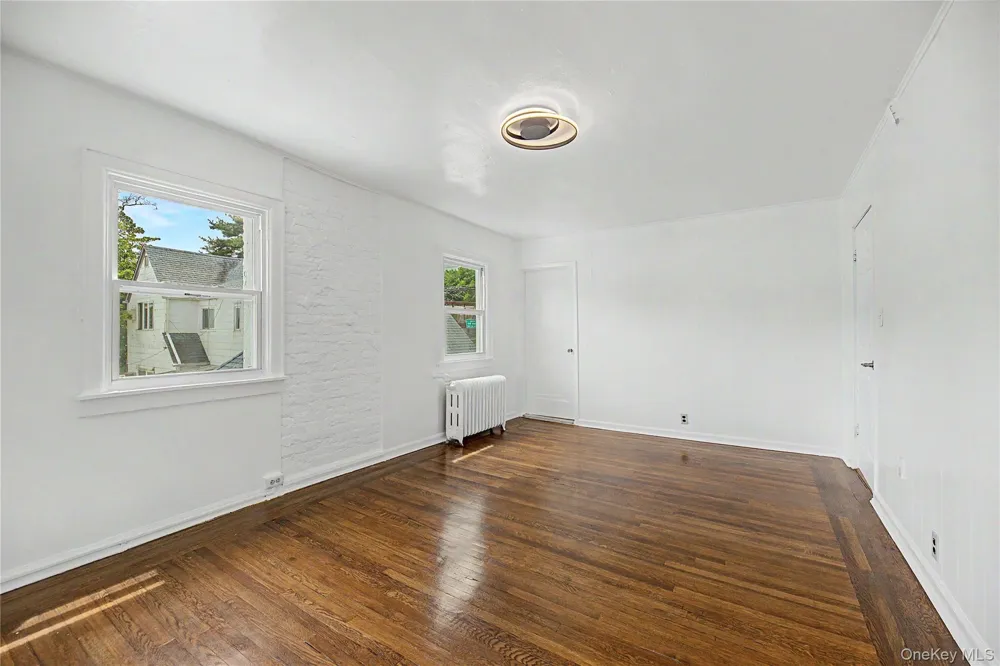 25 Longmeadow Road Yonkers, NY 10704