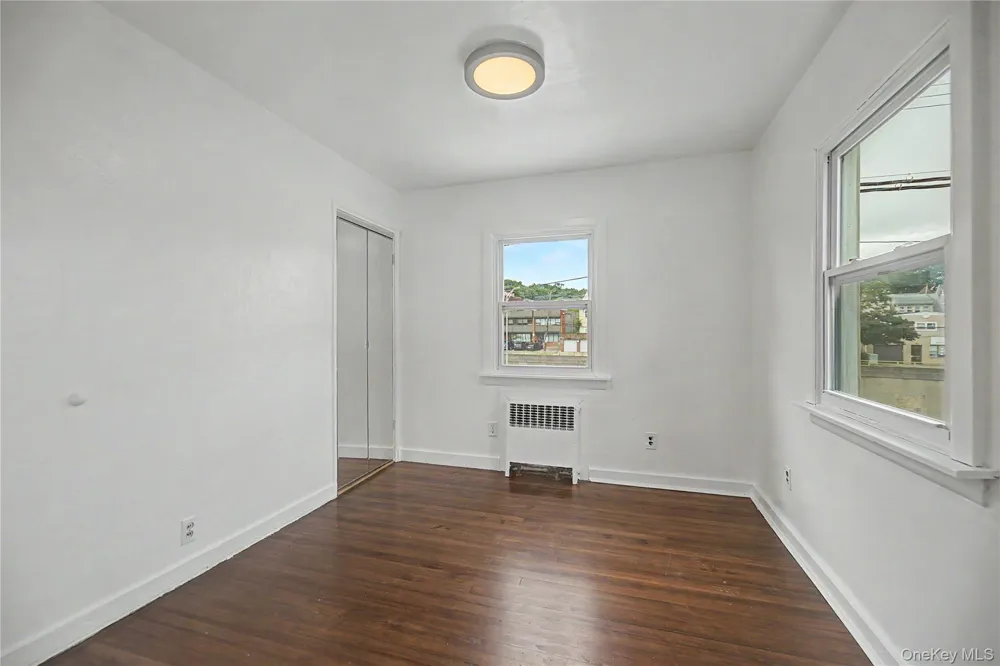 25 Longmeadow Road Yonkers, NY 10704
