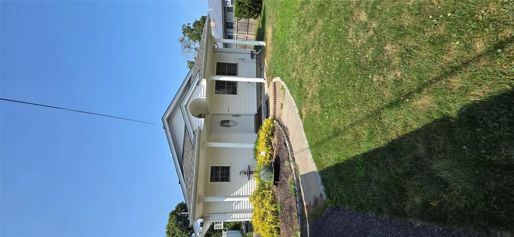 13 Manor Drive Shirley, NY 11967
