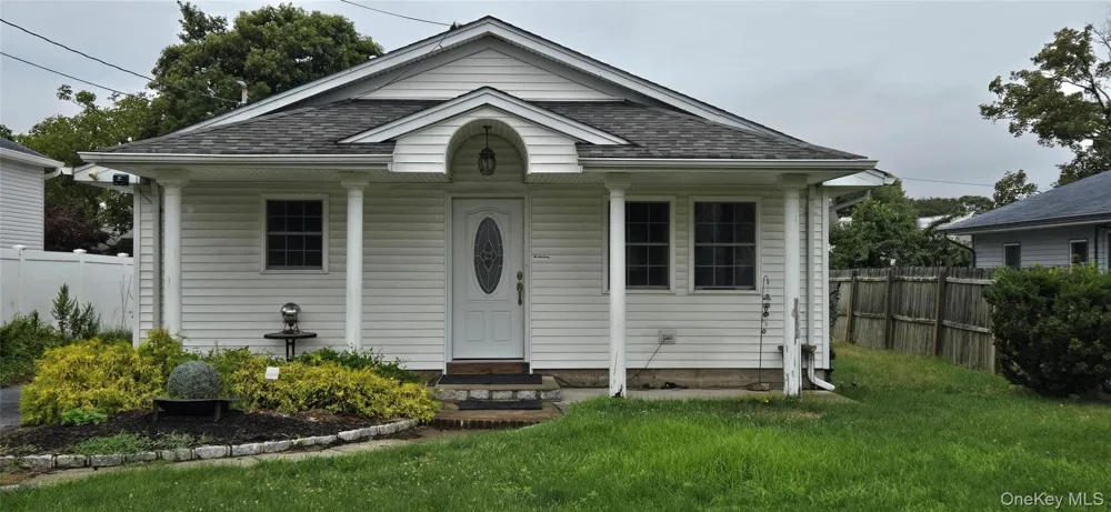13 Manor Drive Shirley, NY 11967