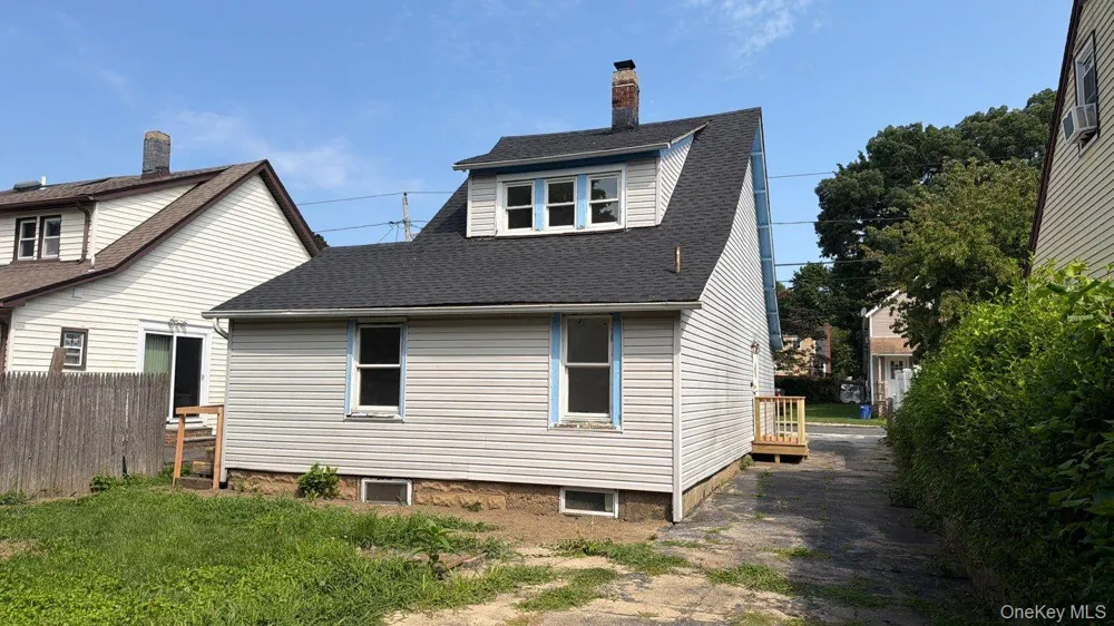 90 E 3rd Street Huntington Station, NY 11746