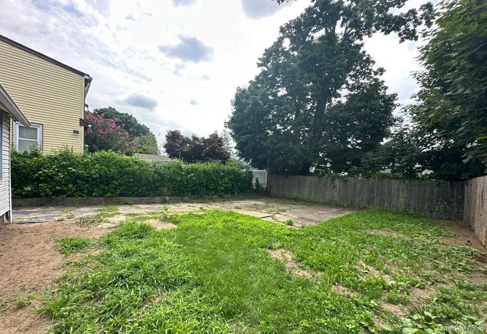 90 E 3rd Street Huntington Station, NY 11746
