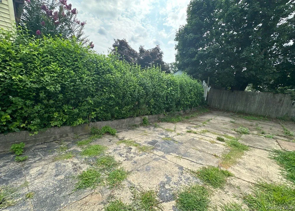 90 E 3rd Street Huntington Station, NY 11746