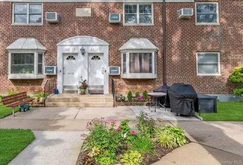 61-21 255th Street ##3-975