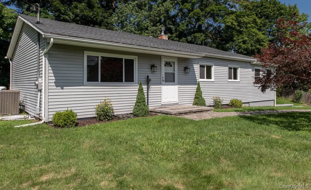 16 Trinity Place Rhinebeck, NY 12572