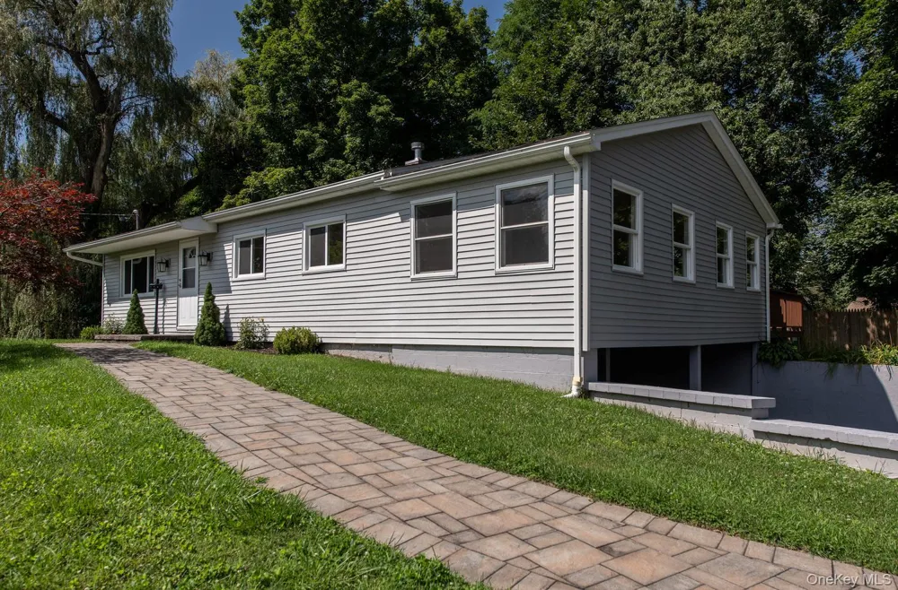 16 Trinity Place Rhinebeck, NY 12572