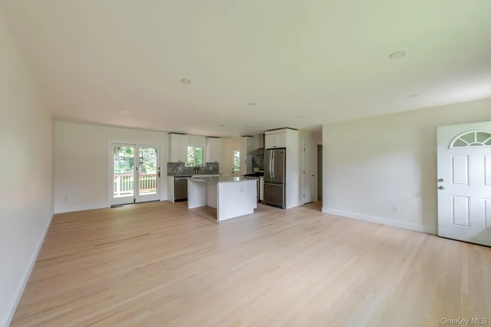 16 Trinity Place Rhinebeck, NY 12572