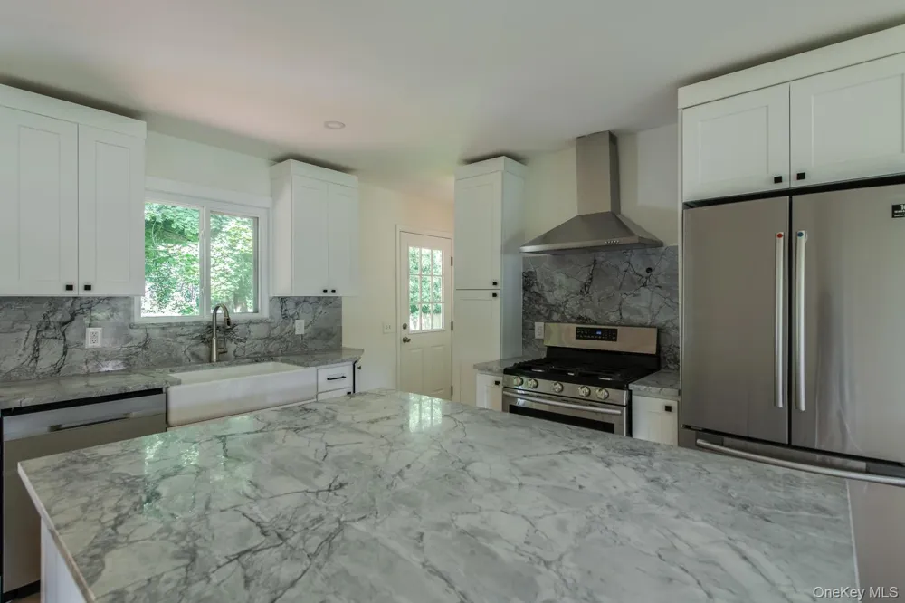 16 Trinity Place Rhinebeck, NY 12572
