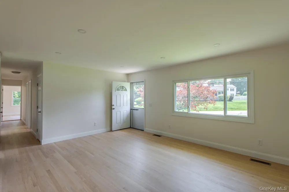16 Trinity Place Rhinebeck, NY 12572