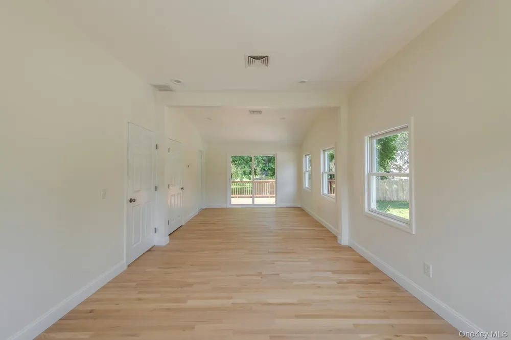 16 Trinity Place Rhinebeck, NY 12572