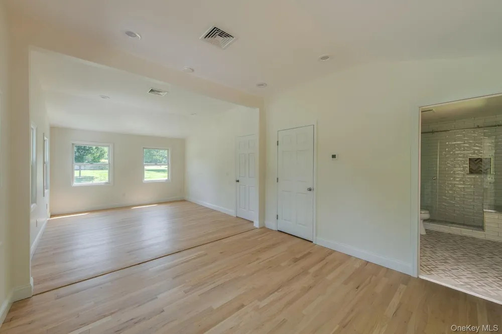 16 Trinity Place Rhinebeck, NY 12572