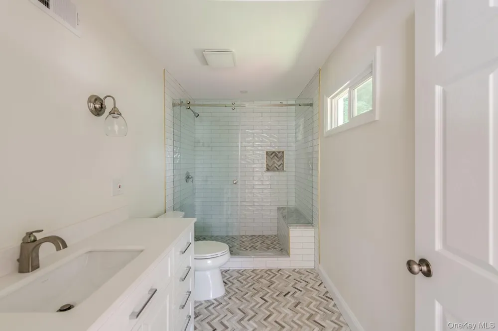 16 Trinity Place Rhinebeck, NY 12572