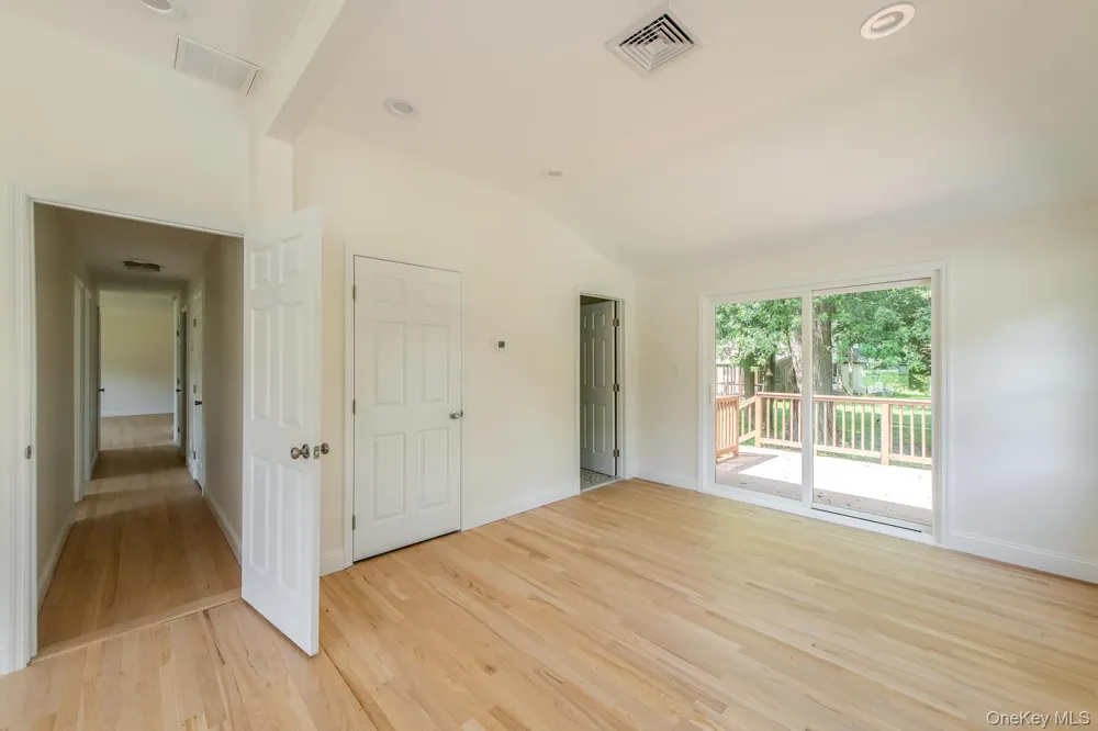 16 Trinity Place Rhinebeck, NY 12572
