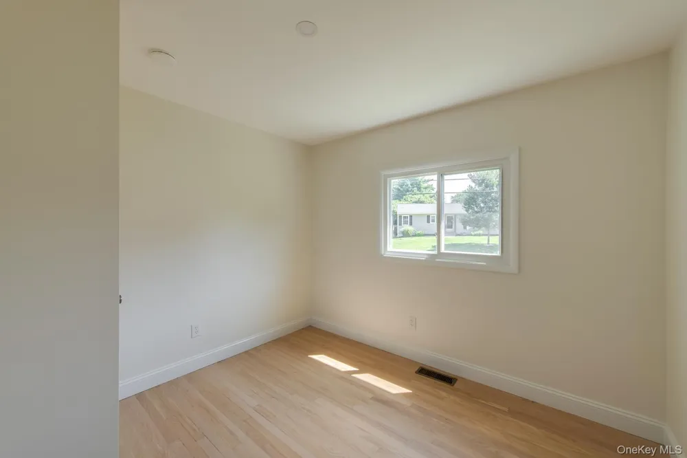 16 Trinity Place Rhinebeck, NY 12572