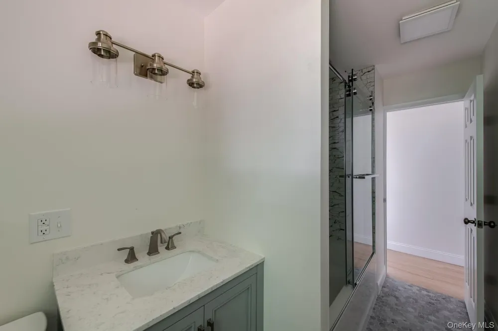 16 Trinity Place Rhinebeck, NY 12572