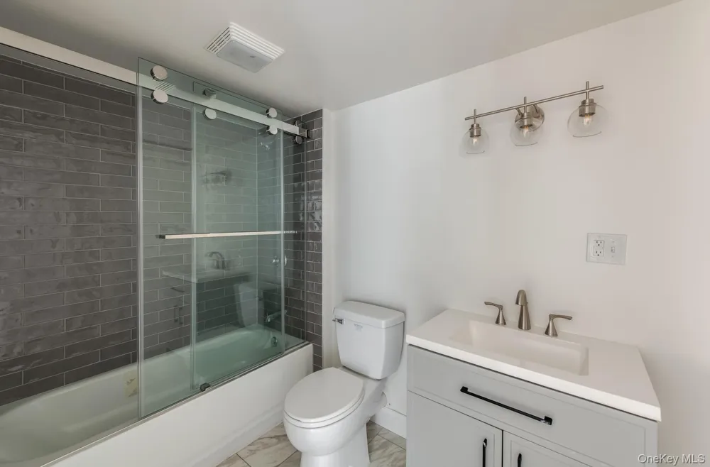 16 Trinity Place Rhinebeck, NY 12572