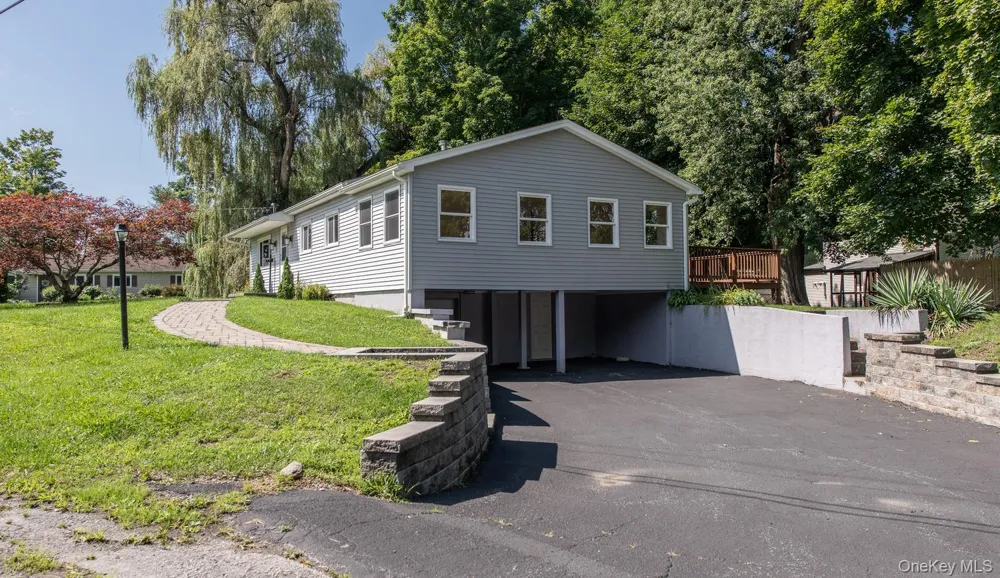 16 Trinity Place Rhinebeck, NY 12572