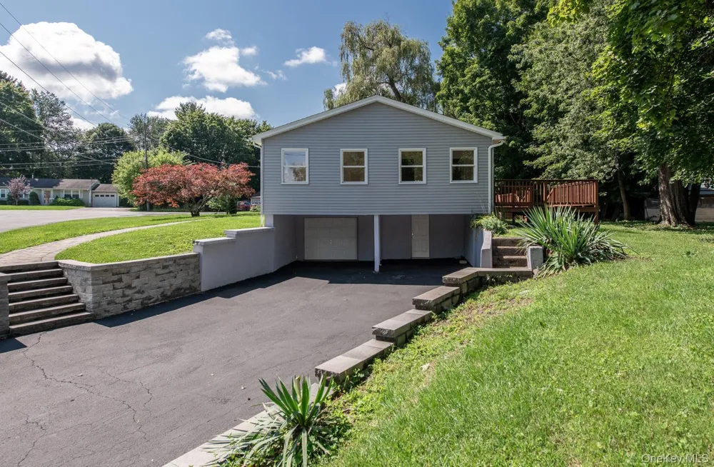16 Trinity Place Rhinebeck, NY 12572