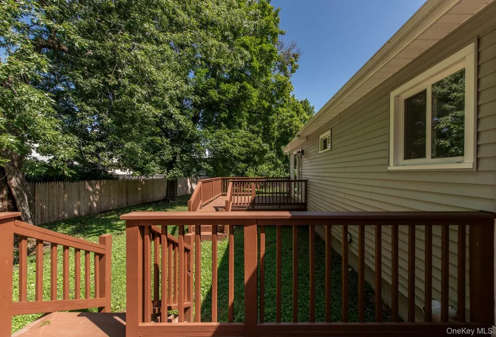 16 Trinity Place Rhinebeck, NY 12572