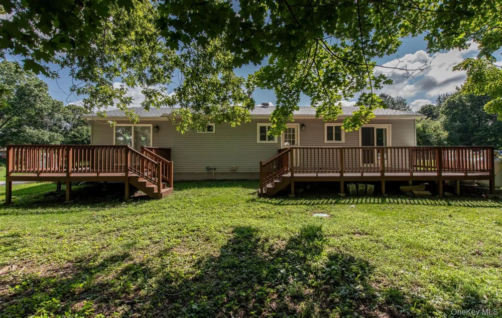 16 Trinity Place Rhinebeck, NY 12572