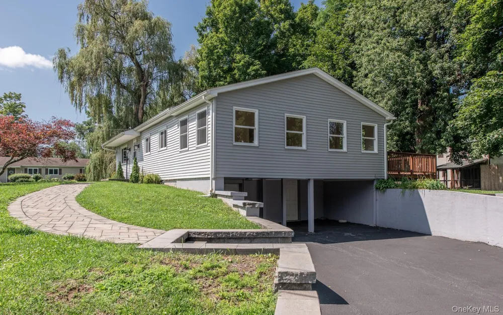 16 Trinity Place Rhinebeck, NY 12572