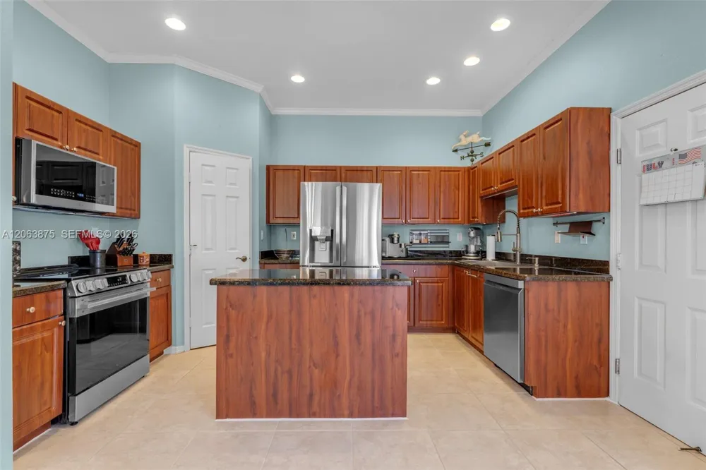 2390 SE 17th Ter Homestead, FL 33035