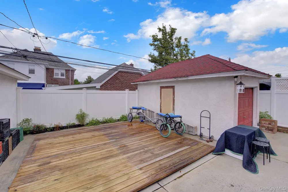 339 W Fulton Street Long Beach, NY 11561