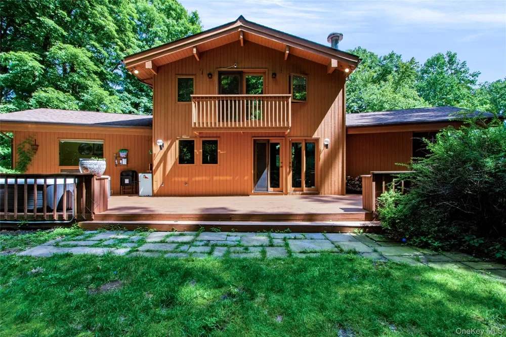69 Canopus Hill Road Putnam Valley, NY 10579