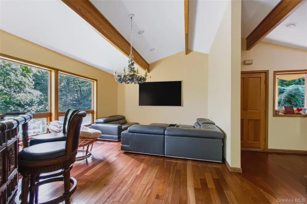 69 Canopus Hill Road Putnam Valley, NY 10579