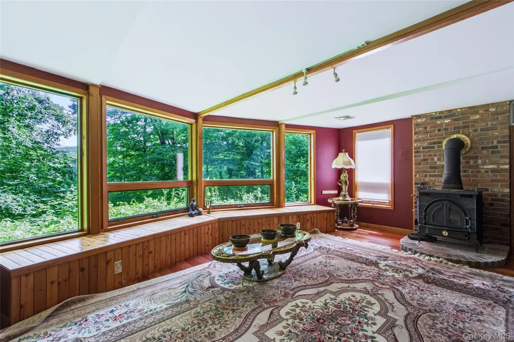 69 Canopus Hill Road Putnam Valley, NY 10579