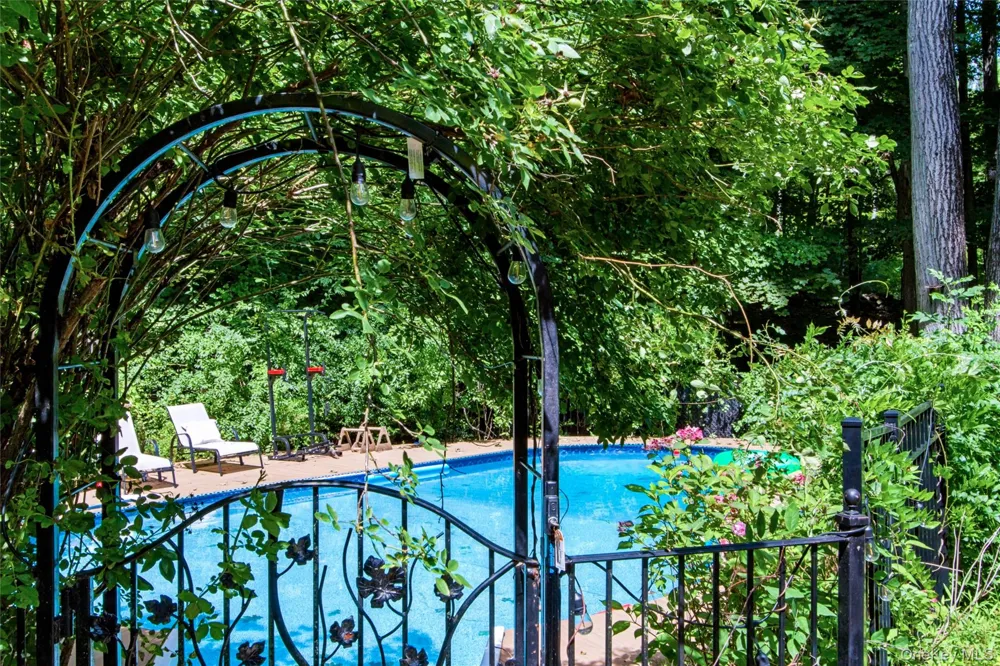 69 Canopus Hill Road Putnam Valley, NY 10579