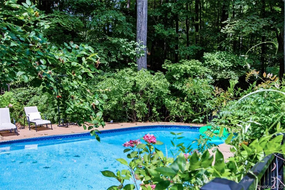 69 Canopus Hill Road Putnam Valley, NY 10579