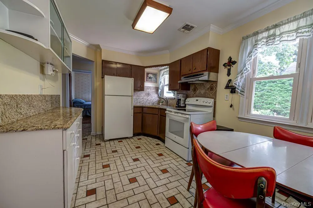 17 Eckert Street South Huntington, NY 11746