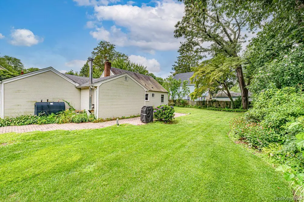 17 Eckert Street South Huntington, NY 11746