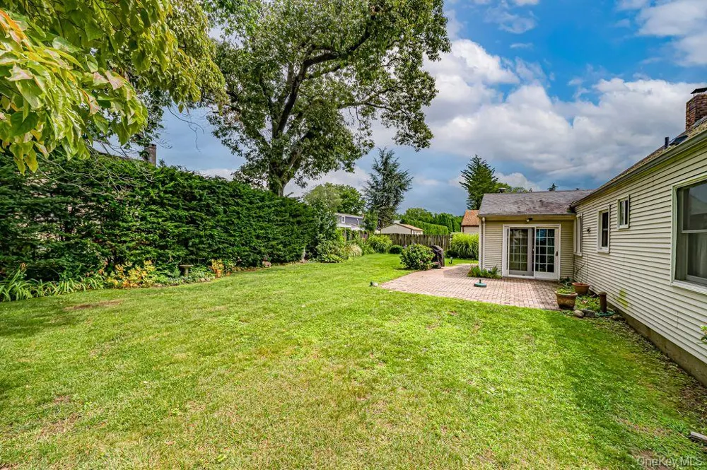 17 Eckert Street South Huntington, NY 11746