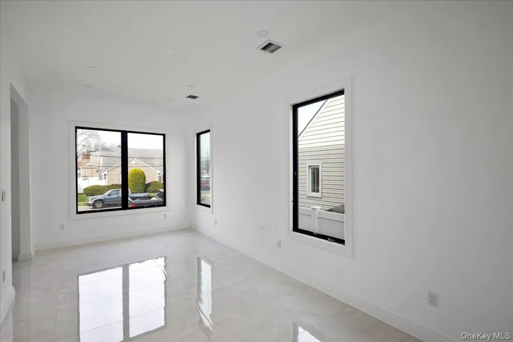 544 Arlington Road Cedarhurst, NY 11516