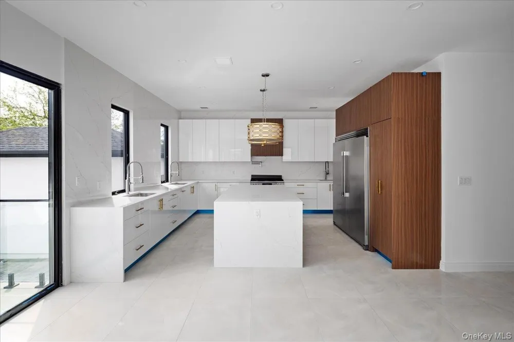 544 Arlington Road Cedarhurst, NY 11516