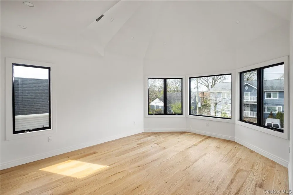 544 Arlington Road Cedarhurst, NY 11516