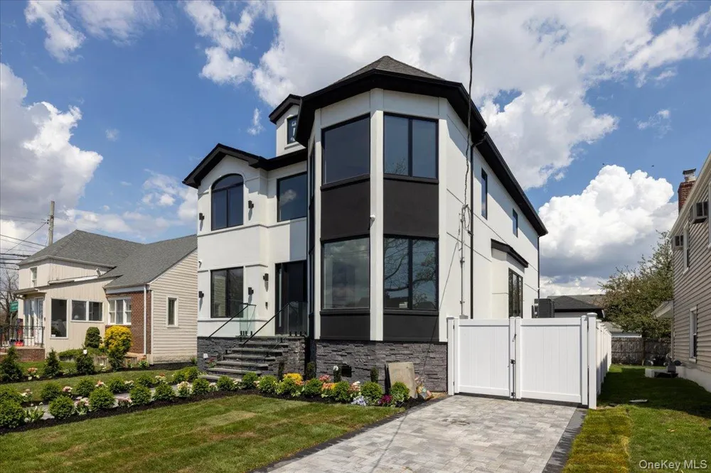 544 Arlington Road Cedarhurst, NY 11516