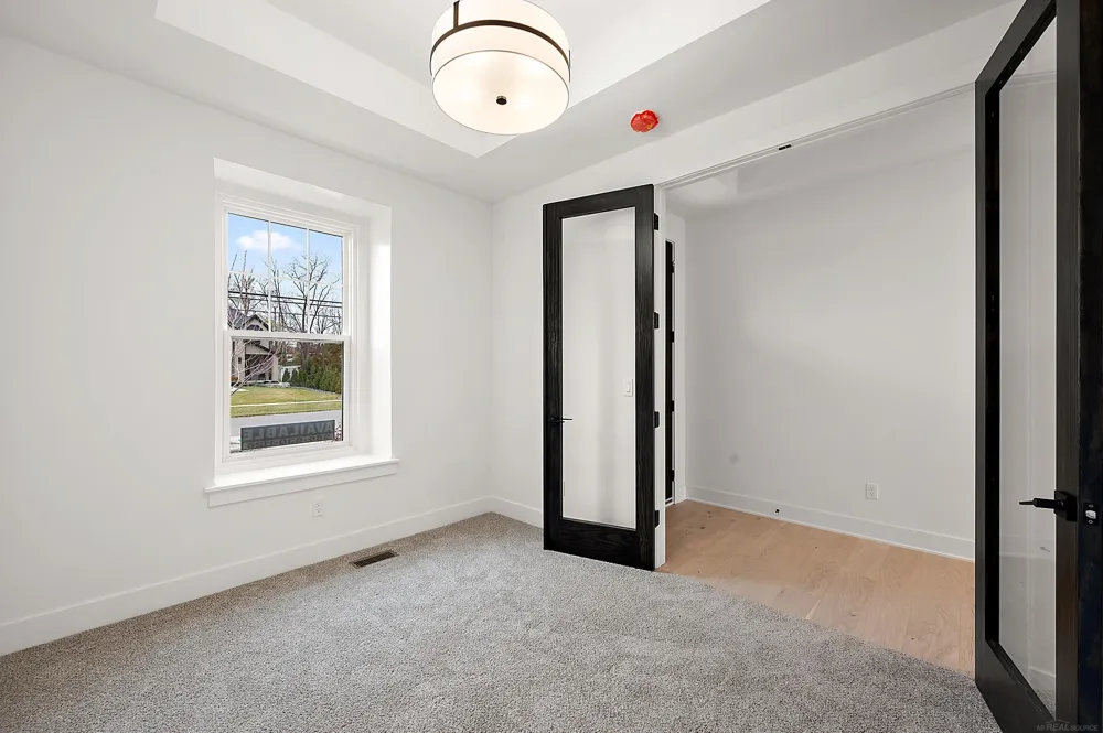 5944 Willow Grove Drive Troy City, MI 48085