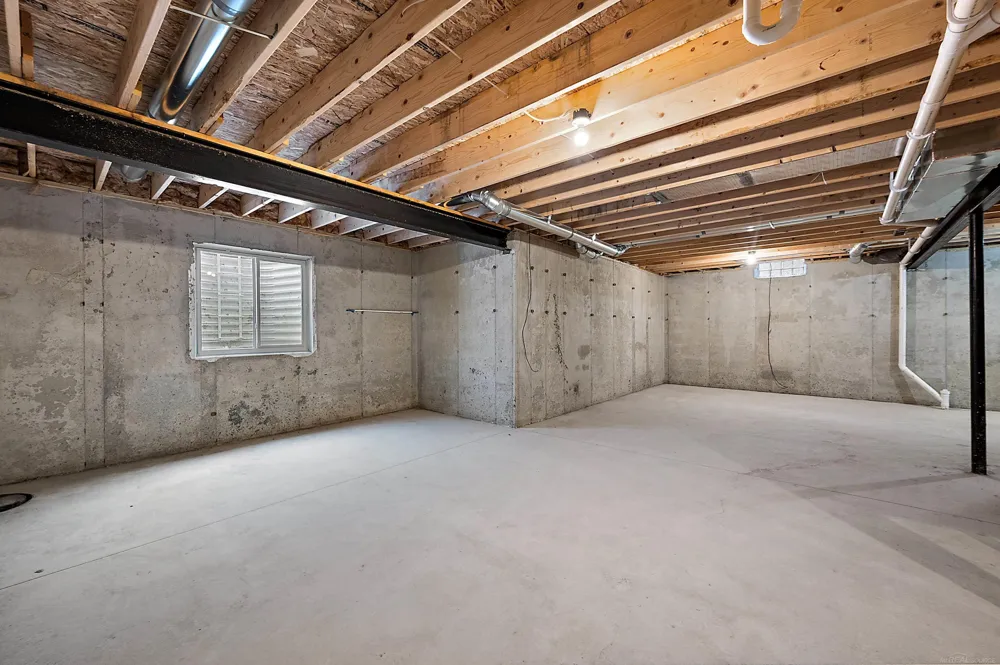 5944 Willow Grove Drive Troy City, MI 48085