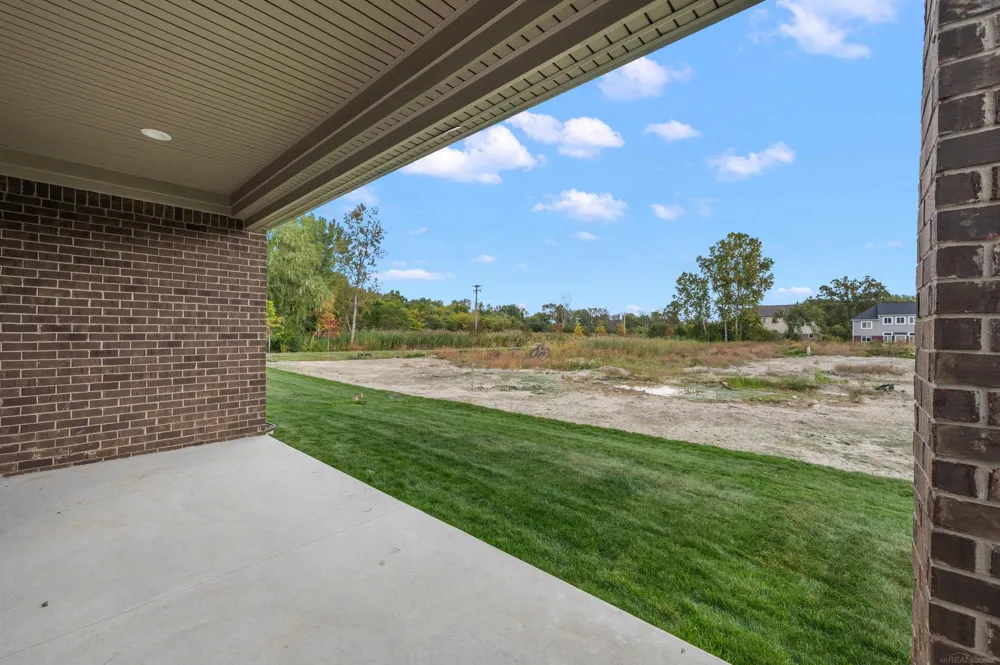 5944 Willow Grove Drive Troy City, MI 48085