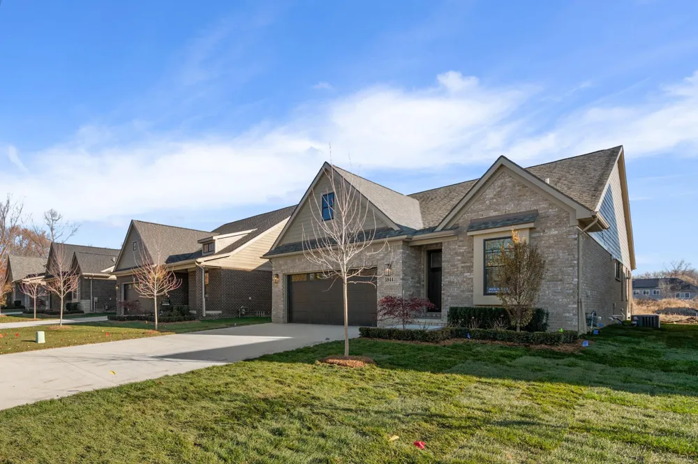 5944 Willow Grove Drive Troy City, MI 48085