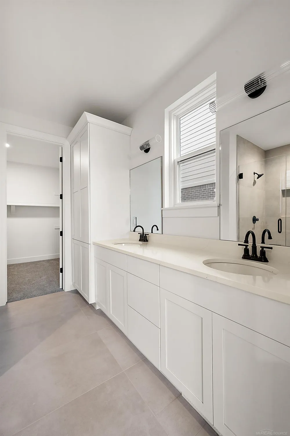 5944 Willow Grove Drive Troy City, MI 48085