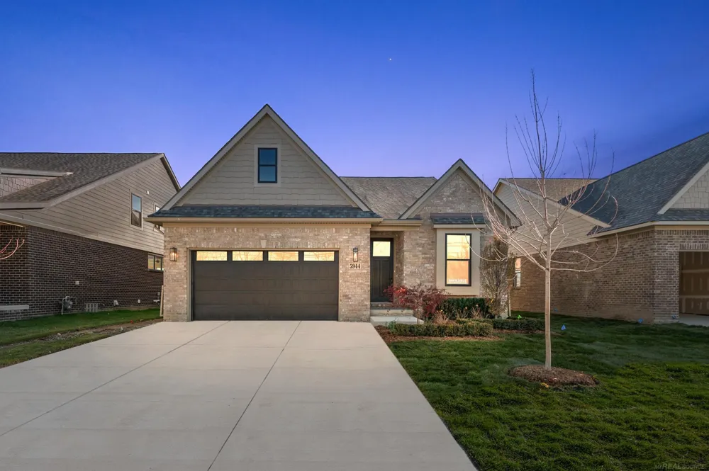 5944 Willow Grove Drive Troy City, MI 48085