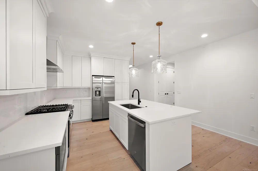 5944 Willow Grove Drive Troy City, MI 48085