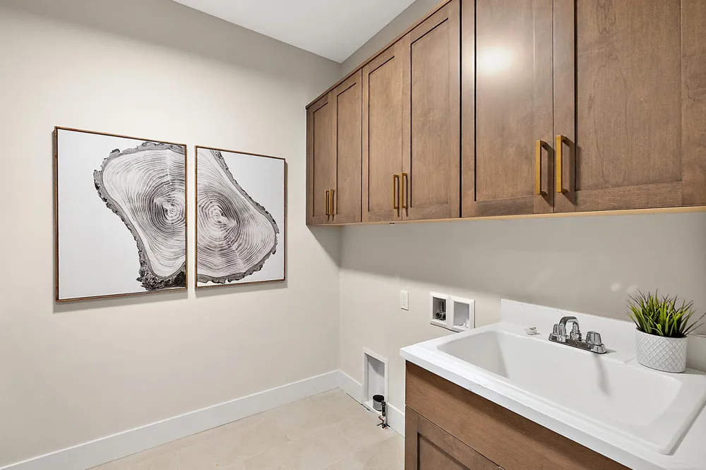 5932 Willow Grove Drive Troy City, MI 48085